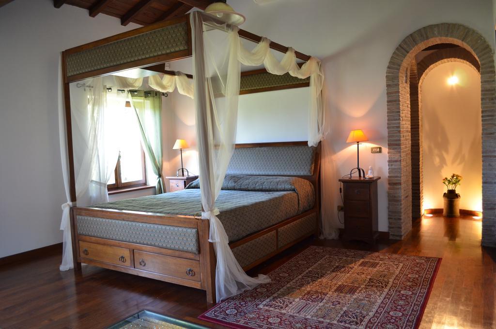 Capo Di Bove Villa Roma